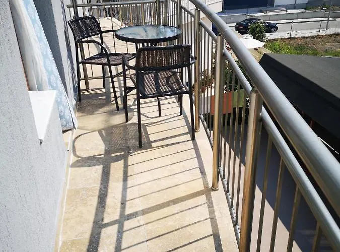 Petrovi בית הארחה